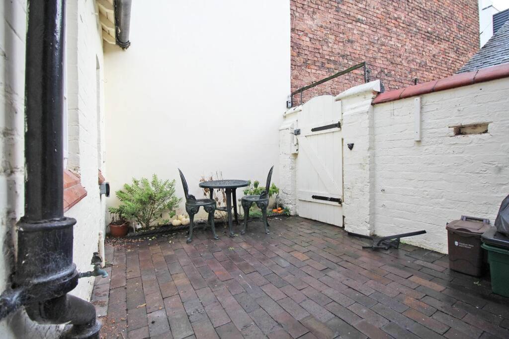 In The Heart Of Chester, Historical & Stylish Exterior foto